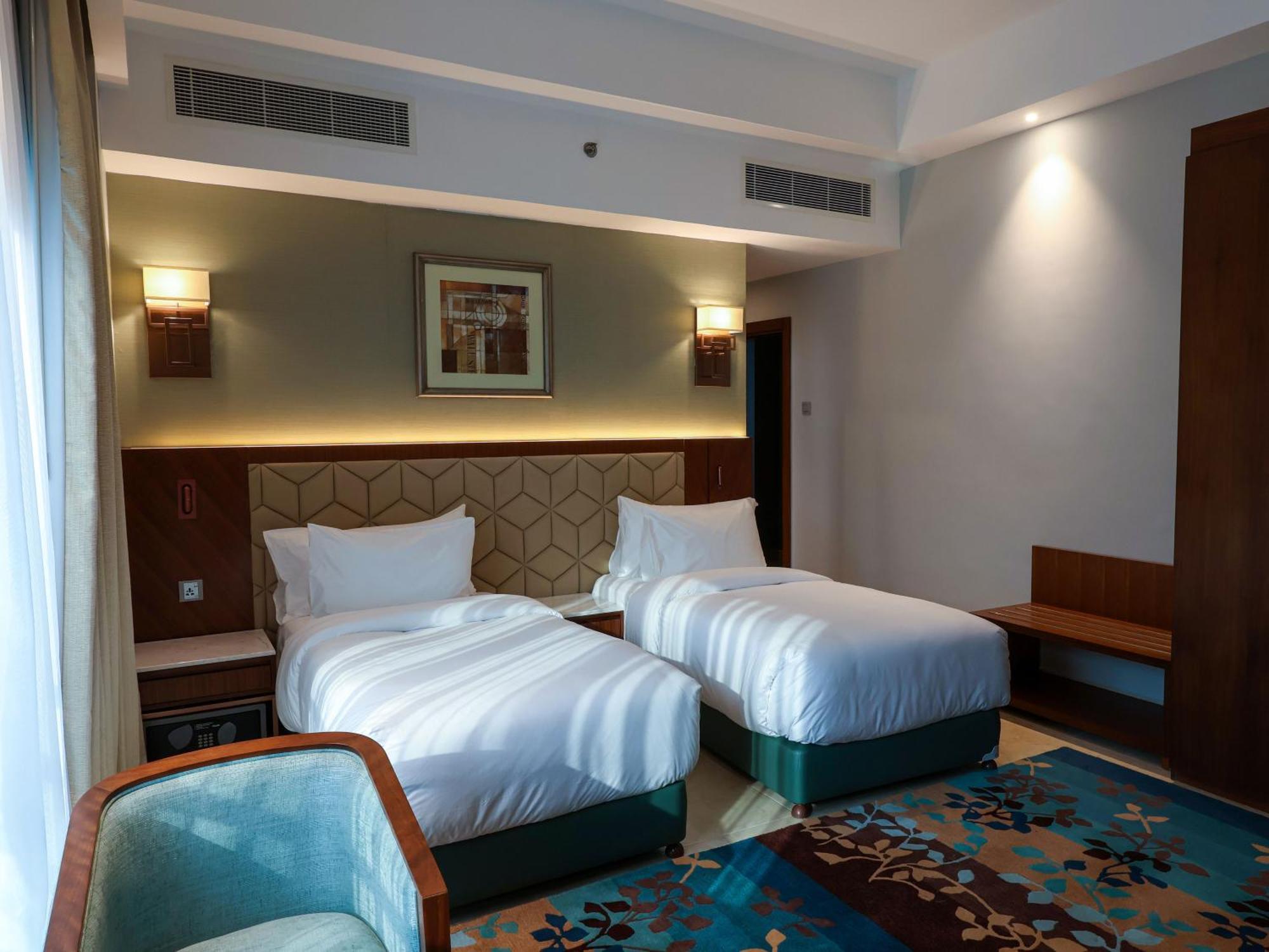 The Seven Hotel Манама Екстериор снимка
