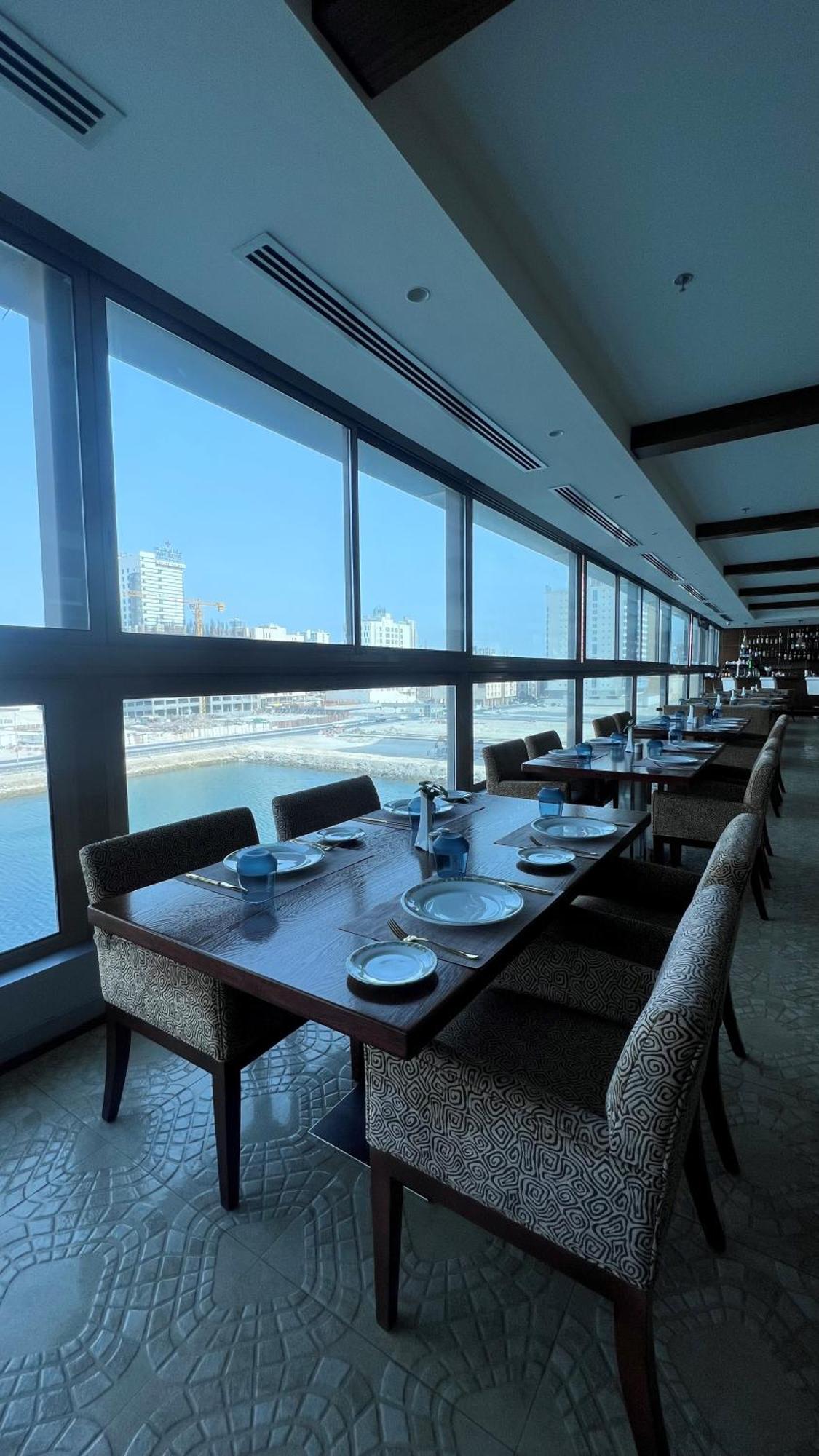 The Seven Hotel Манама Екстериор снимка